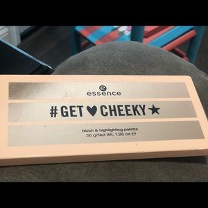 Essence Get Cheeky Blush & Highlighting Palette